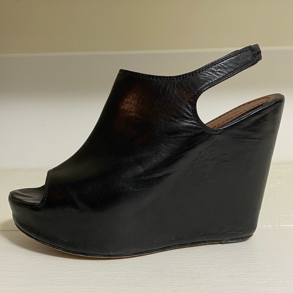 Elizabeth and James Holly Wedges - Size 8 - Picture 1 of 3
